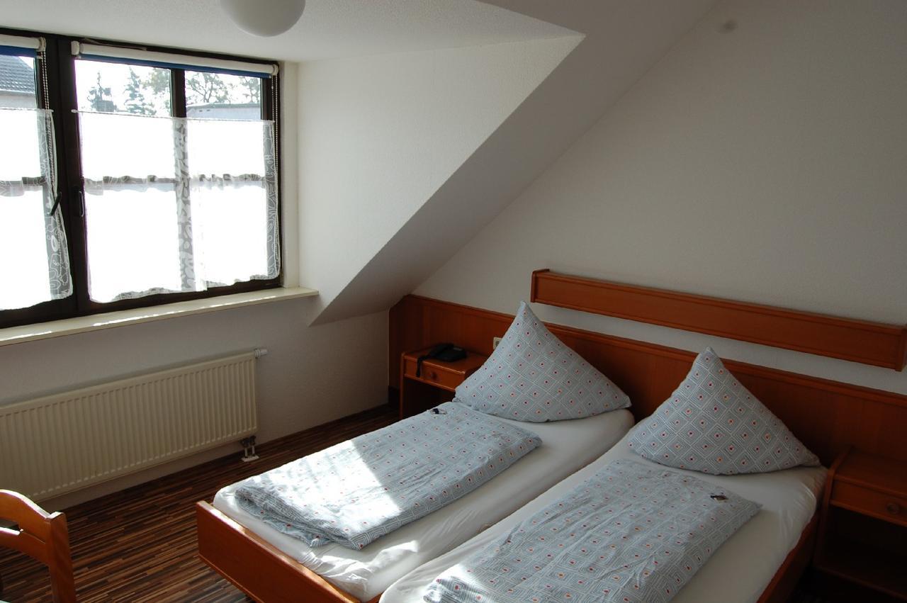 Hausener Dorfkrug Hotel Франкфурт на Майн Екстериор снимка
