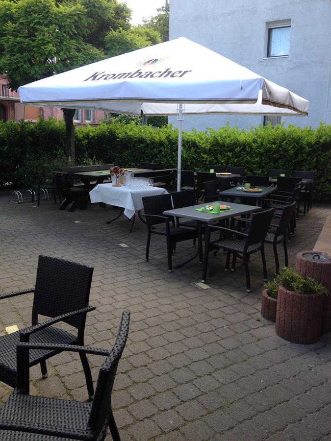 Hausener Dorfkrug Hotel Франкфурт на Майн Екстериор снимка