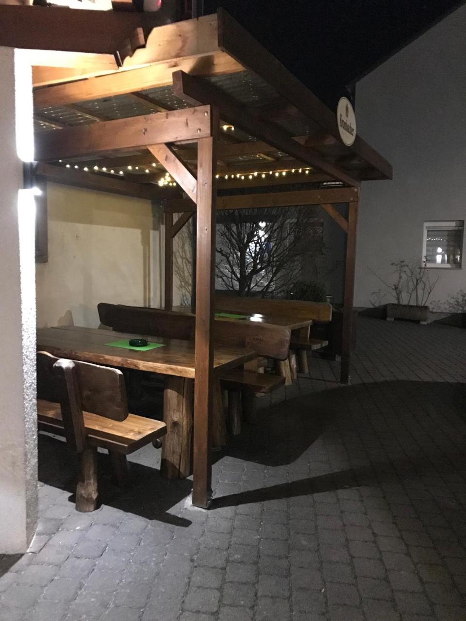 Hausener Dorfkrug Hotel Франкфурт на Майн Екстериор снимка