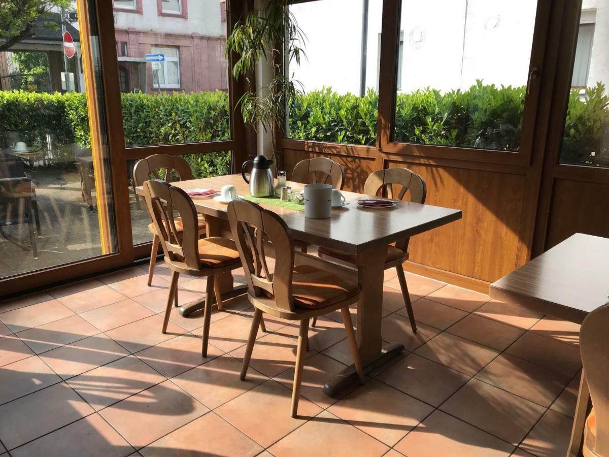 Hausener Dorfkrug Hotel Франкфурт на Майн Екстериор снимка